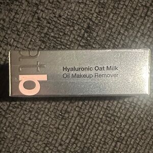 Hyaluronic Oat Milk Oil Makeup Remover